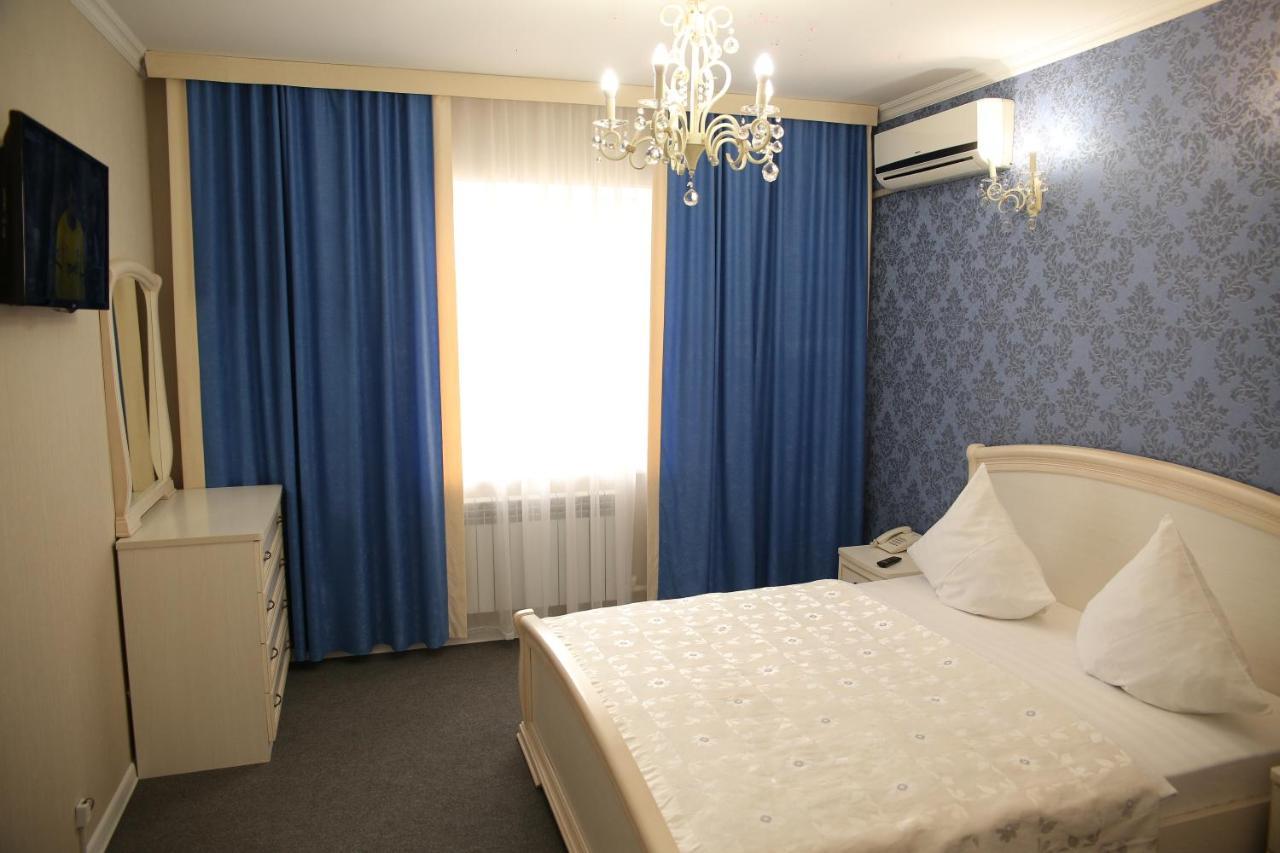 Sweet Home Hotel Atyraū Esterno foto