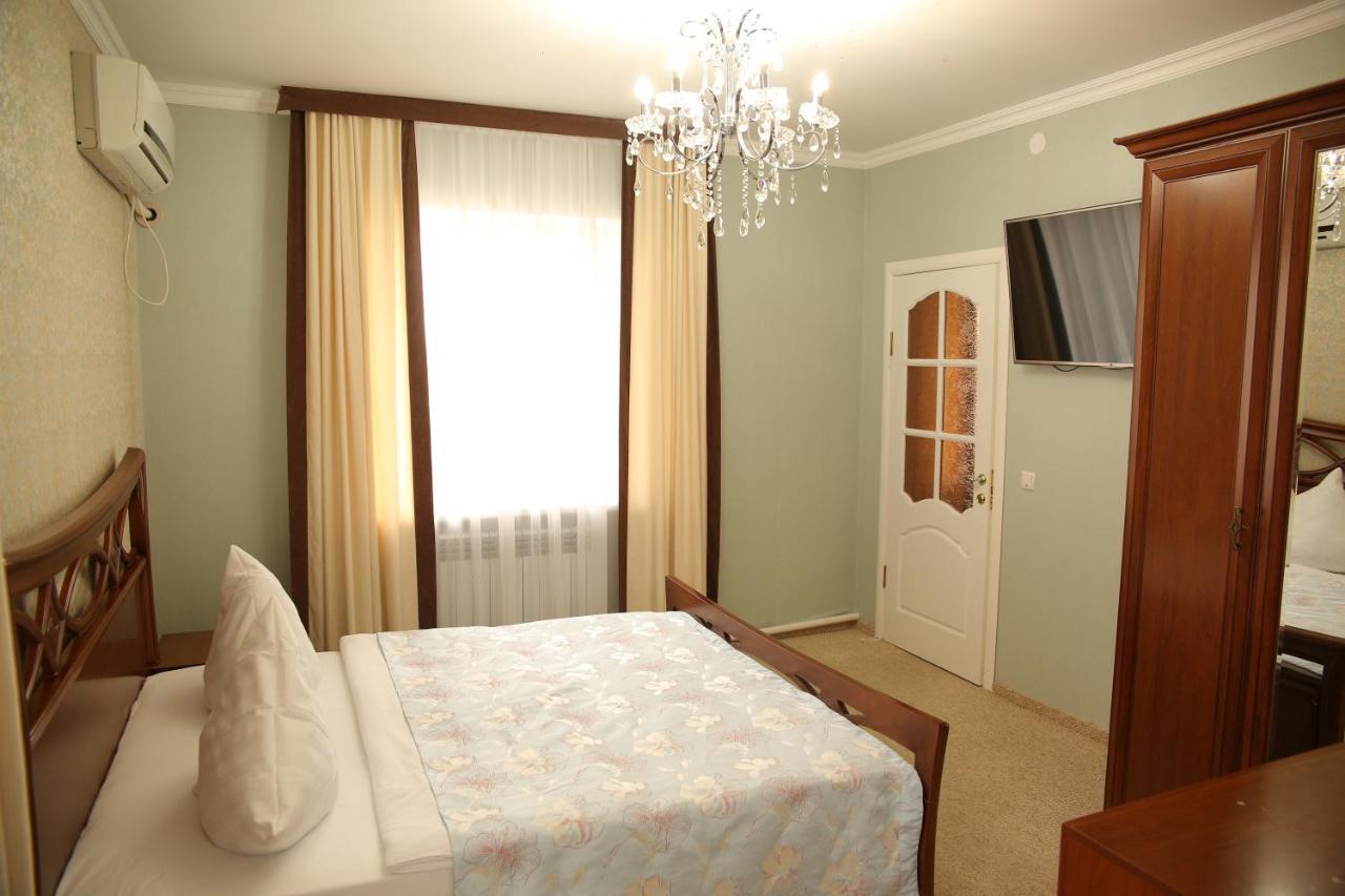 Sweet Home Hotel Atyraū Esterno foto